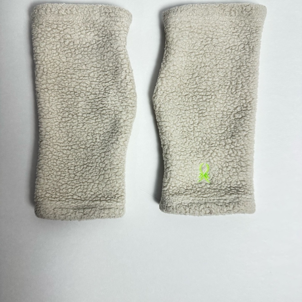 🧣🧤 Dudley Stephens Sherpa Larkspur Scarf & Glove Set – Oatmeal - Picture 10 of 16